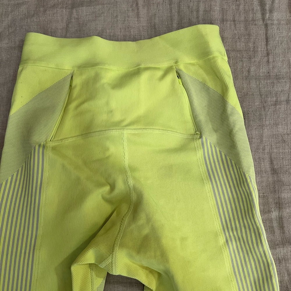 Fabletics Light Yellow Workout Set - image 4